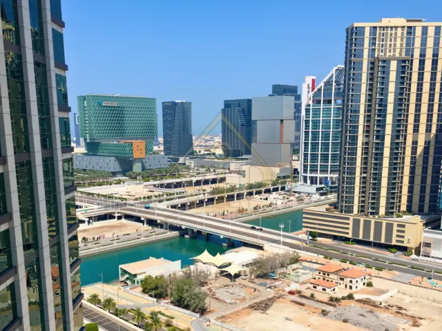 غرفة نوم واحدة - برج المها - مارينا سكوير | مفروشة بالكامل | طابق متوسط | إطلالة على القناة والجسر | وحدة واسعة وحسنة الصيانة